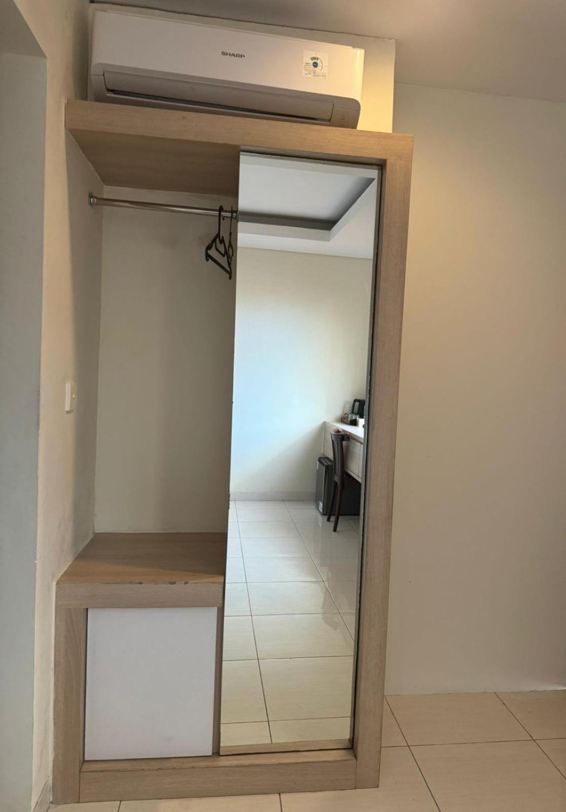 Srikrisna Hotel Seminyak Kültér fotó