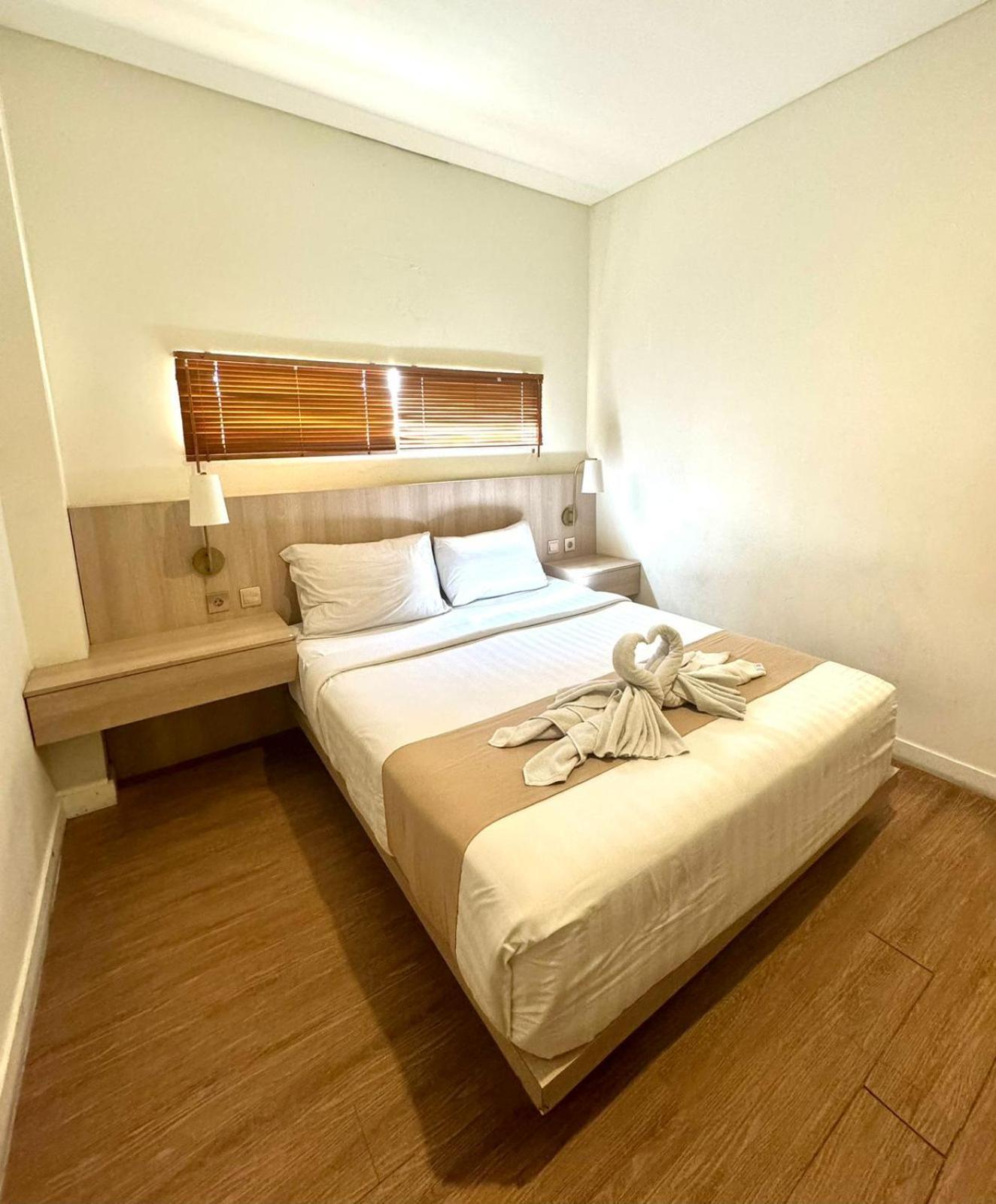 Srikrisna Hotel Seminyak Kültér fotó