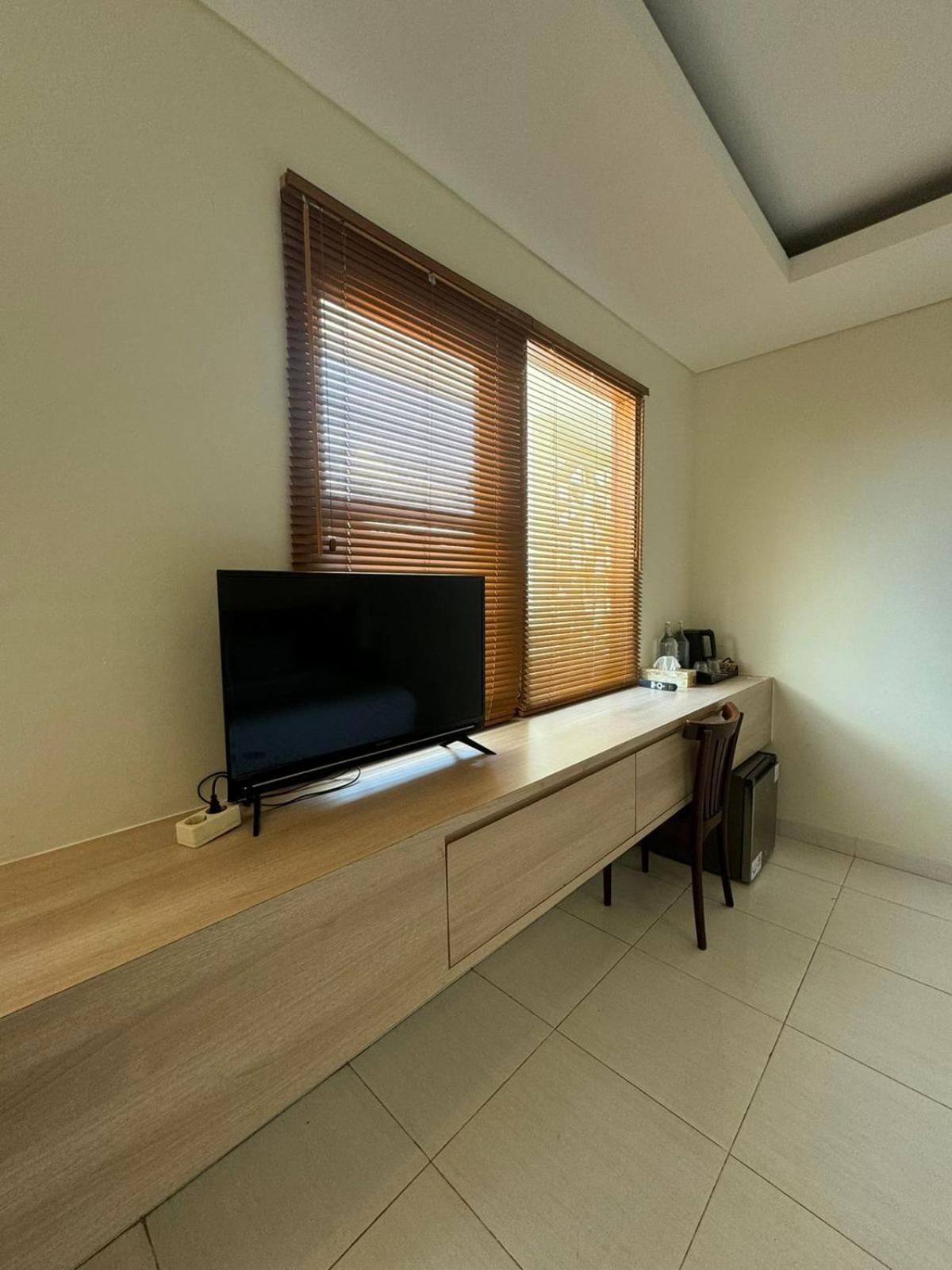 Srikrisna Hotel Seminyak Kültér fotó
